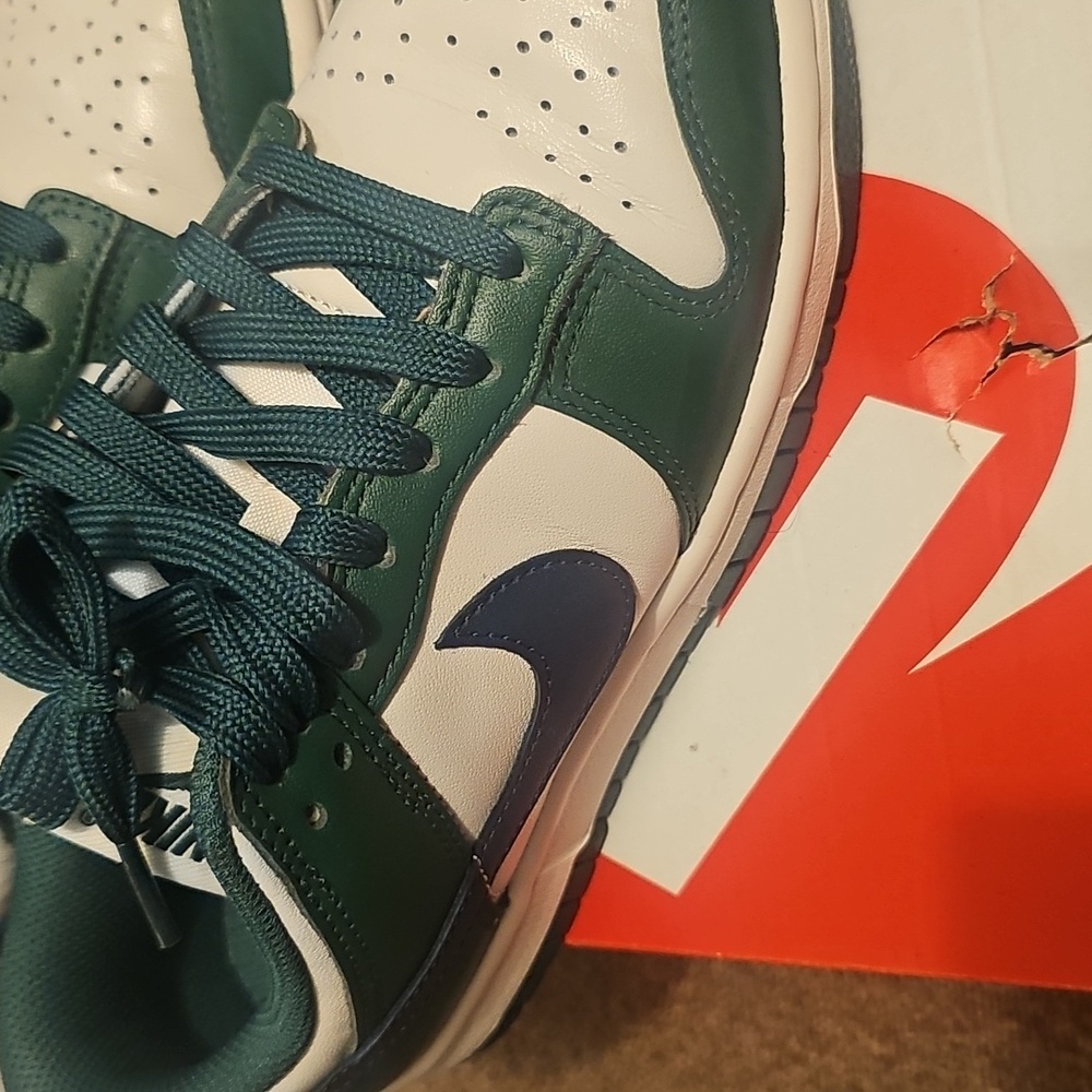 Nike Dunks - Picture 3 of 6
